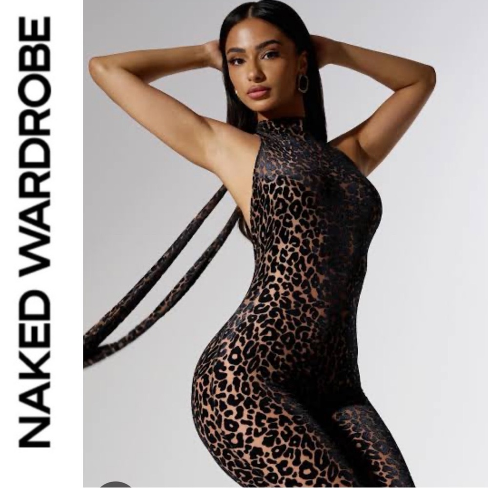 Naked Wardrobe 🖤 🐆Leopard velvet burnout print halter capri jumpsuit || XS|| NWT